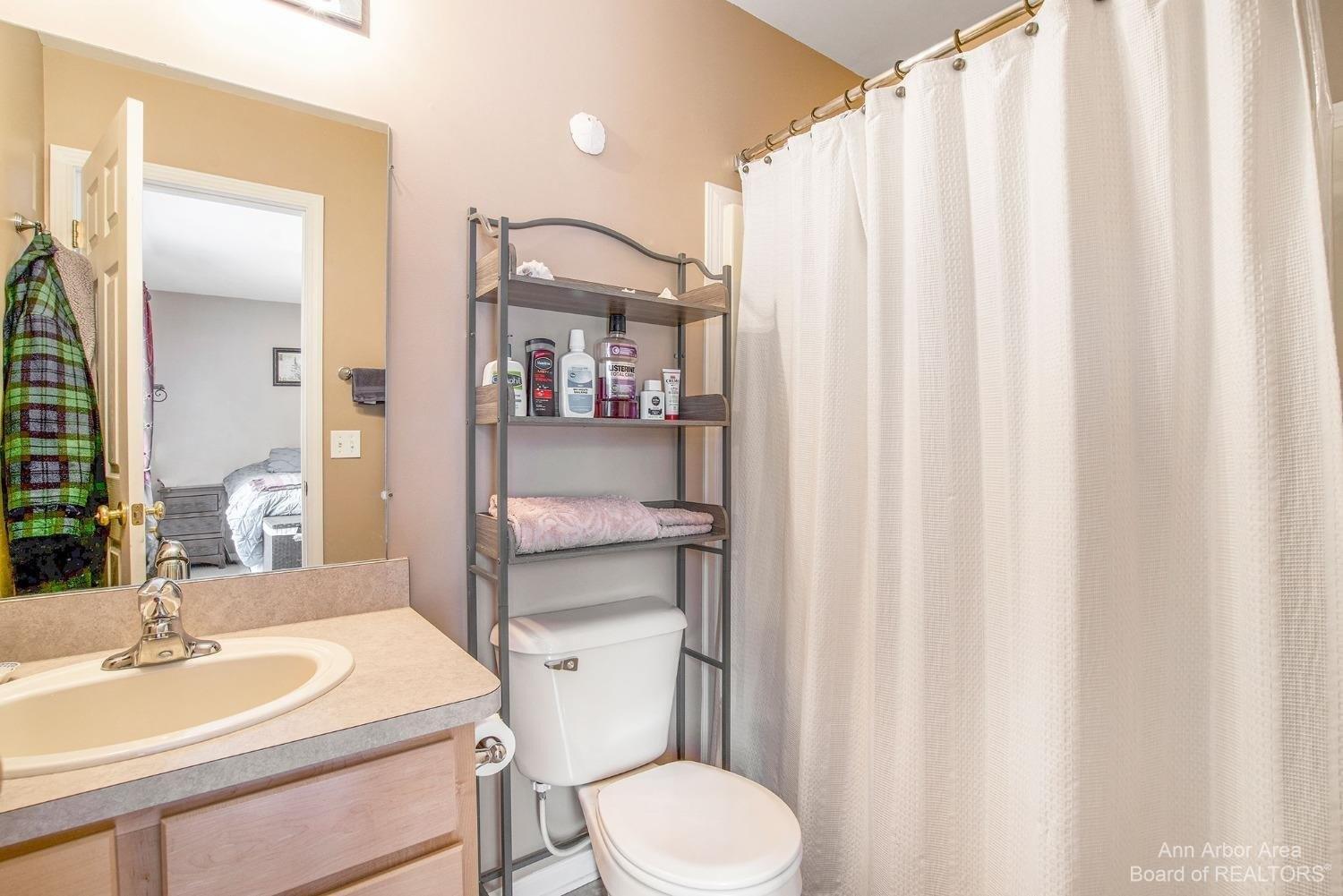 Maplelawn Dr, Ypsilanti, MI 48197