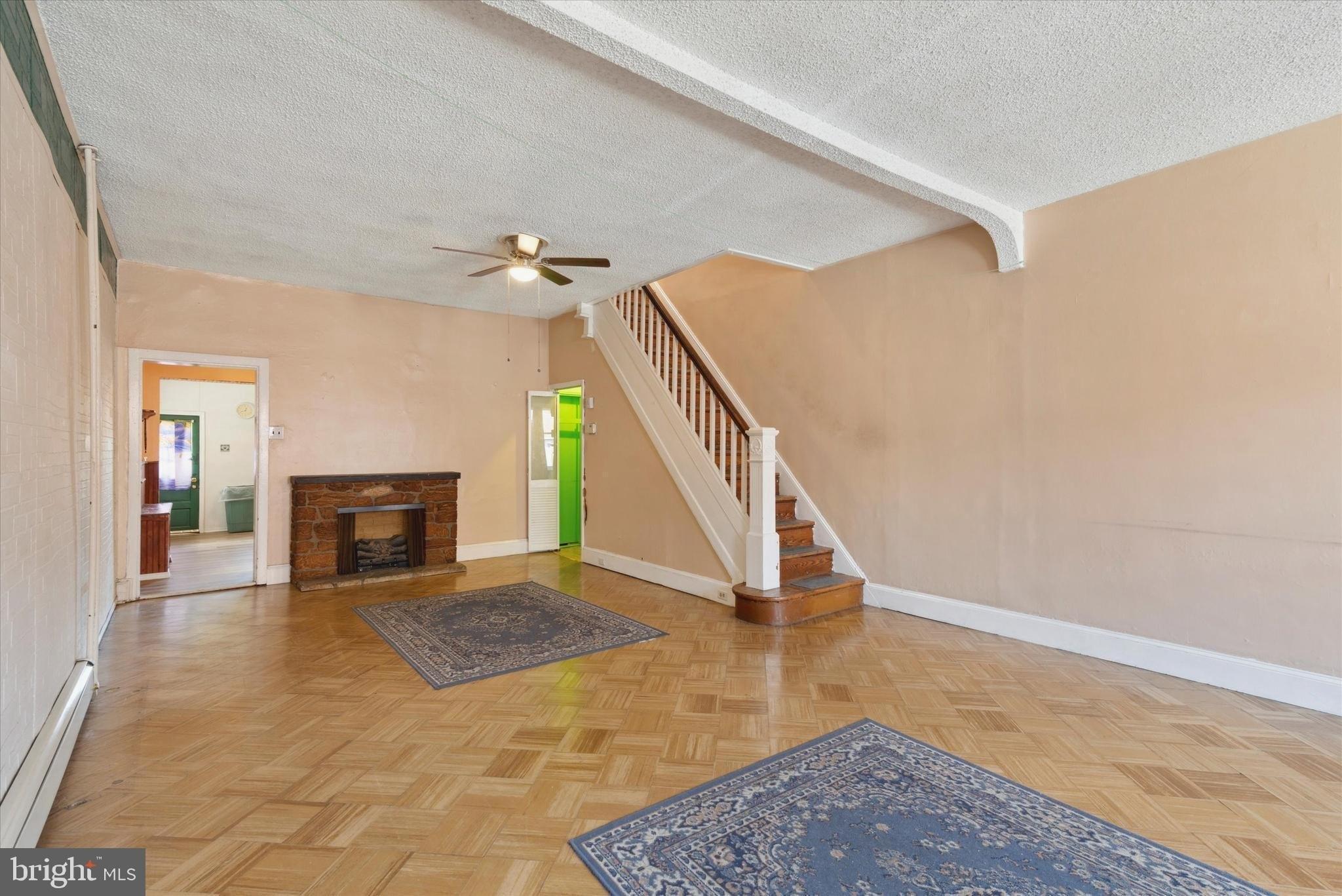 Almond St, Philadelphia, PA 19125