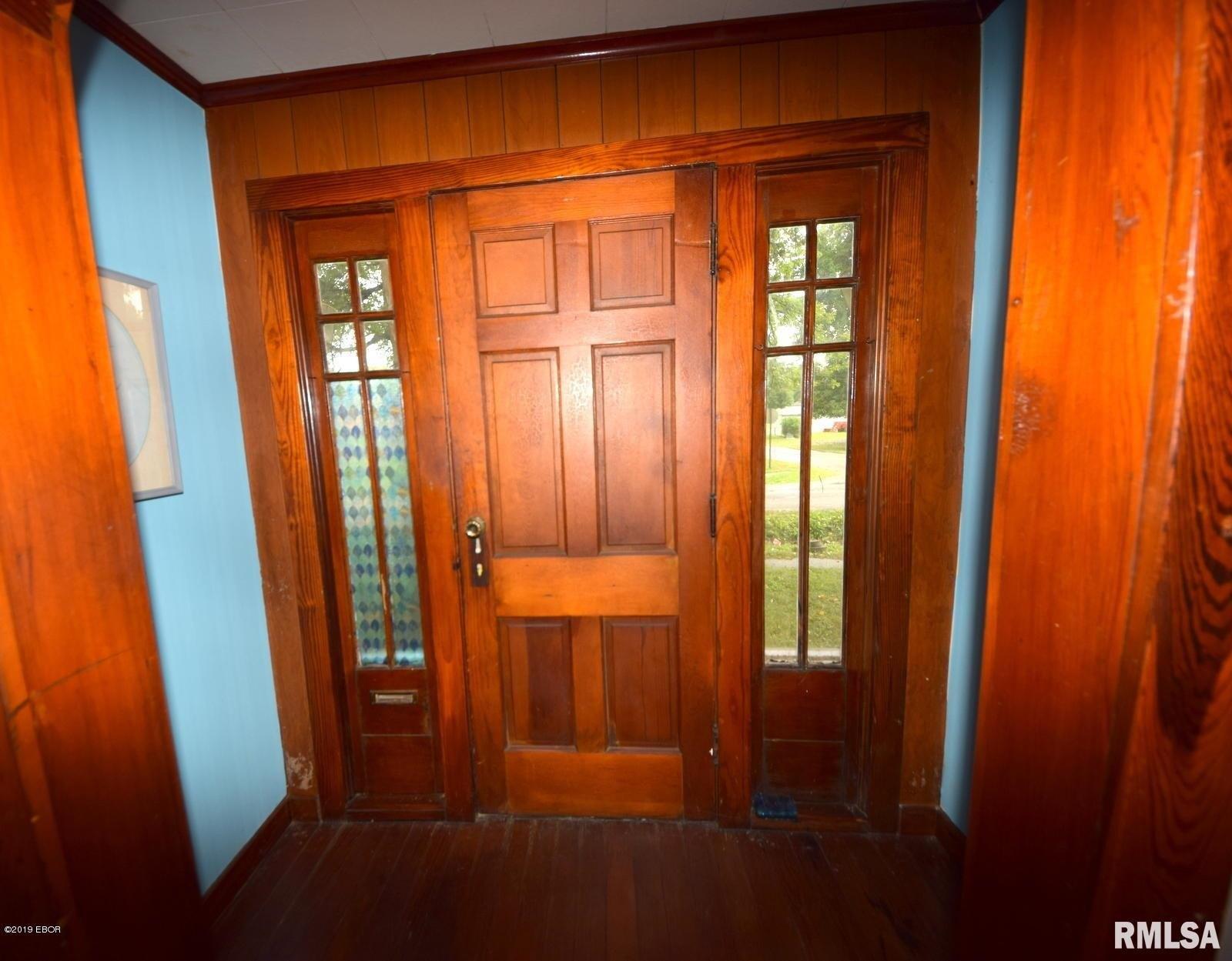 S 16th St, Herrin, IL 62948