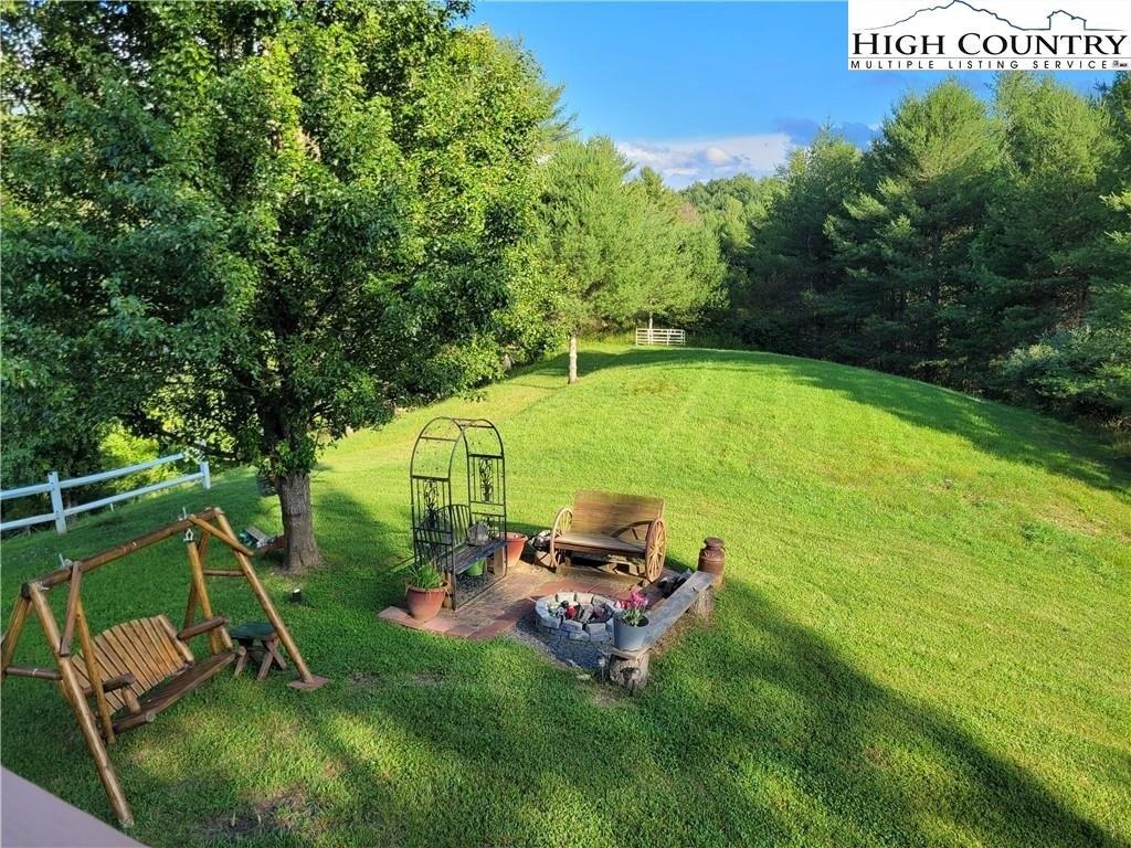 Zonia Ln, Piney Creek, NC 28663