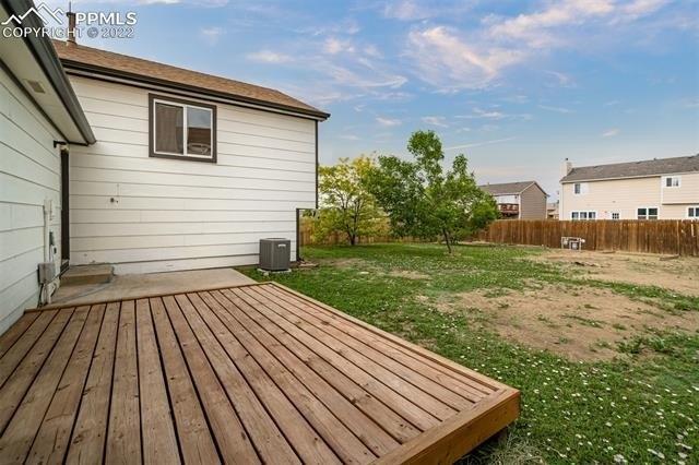 Jeannette St, Bristol, CT 06010