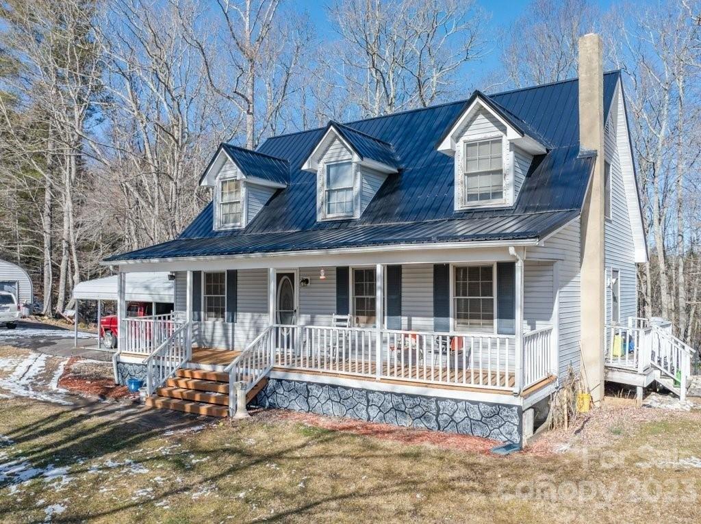 Hanging Rock Rd, Spruce Pine, NC 28777