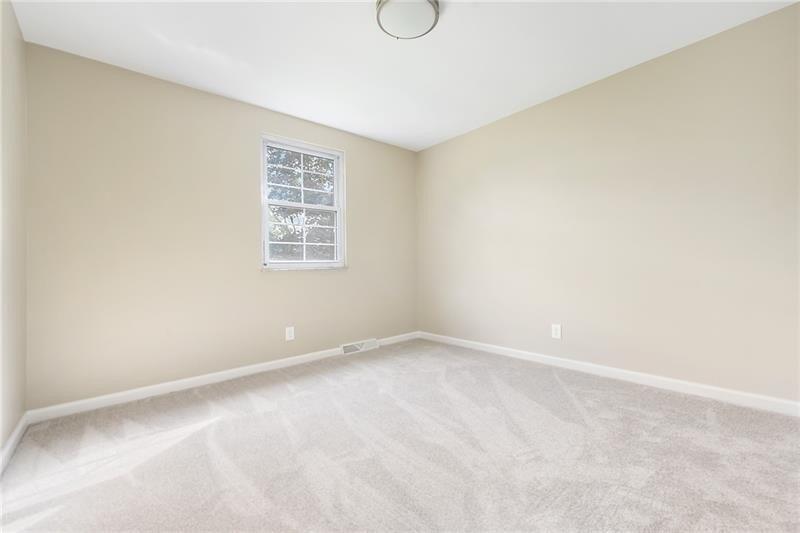 Heston Dr, Cranberry Township, PA 16066