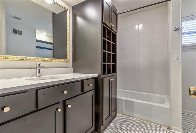Bell St, Kansas City, MO 64111