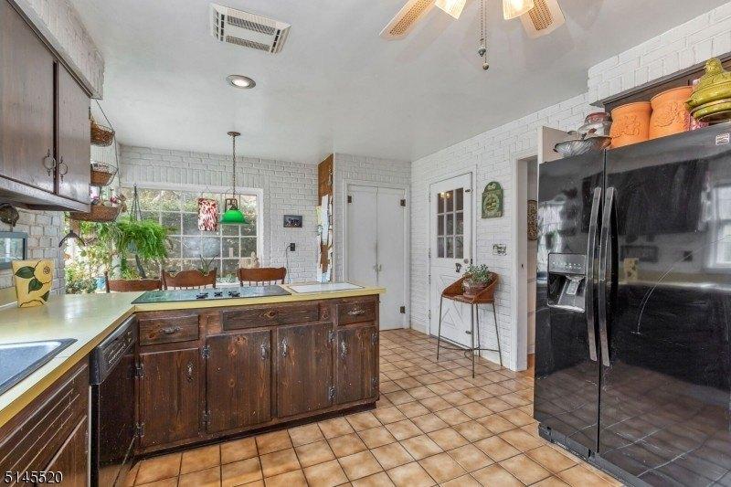 Blackberry Ln, Morristown, NJ 07960