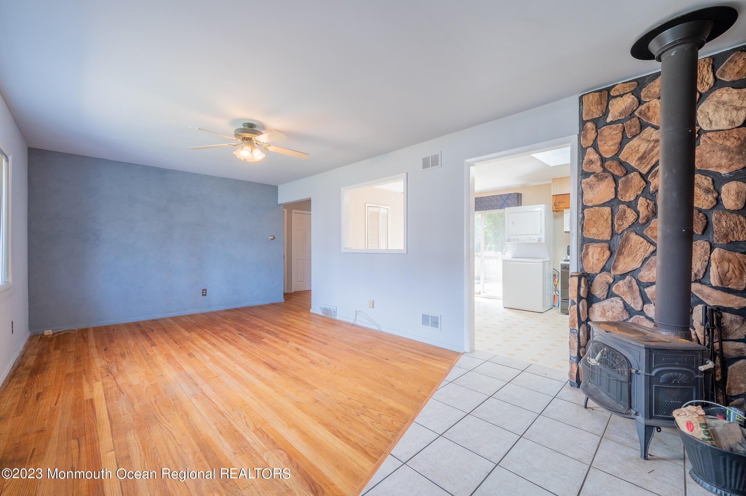Lincoln St, Red Bank, NJ 07701
