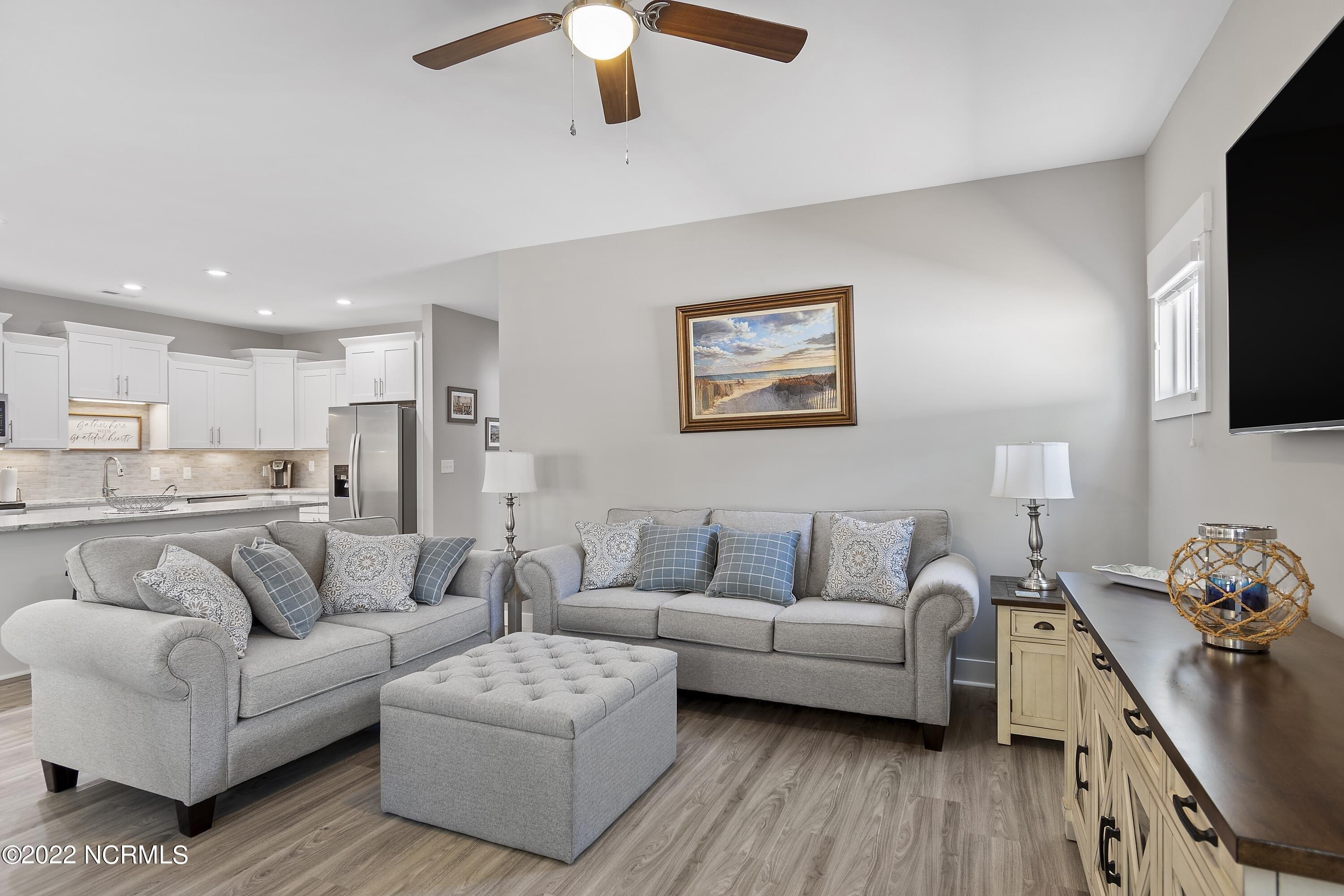 Ne 35th St, Oak Island, NC 28465
