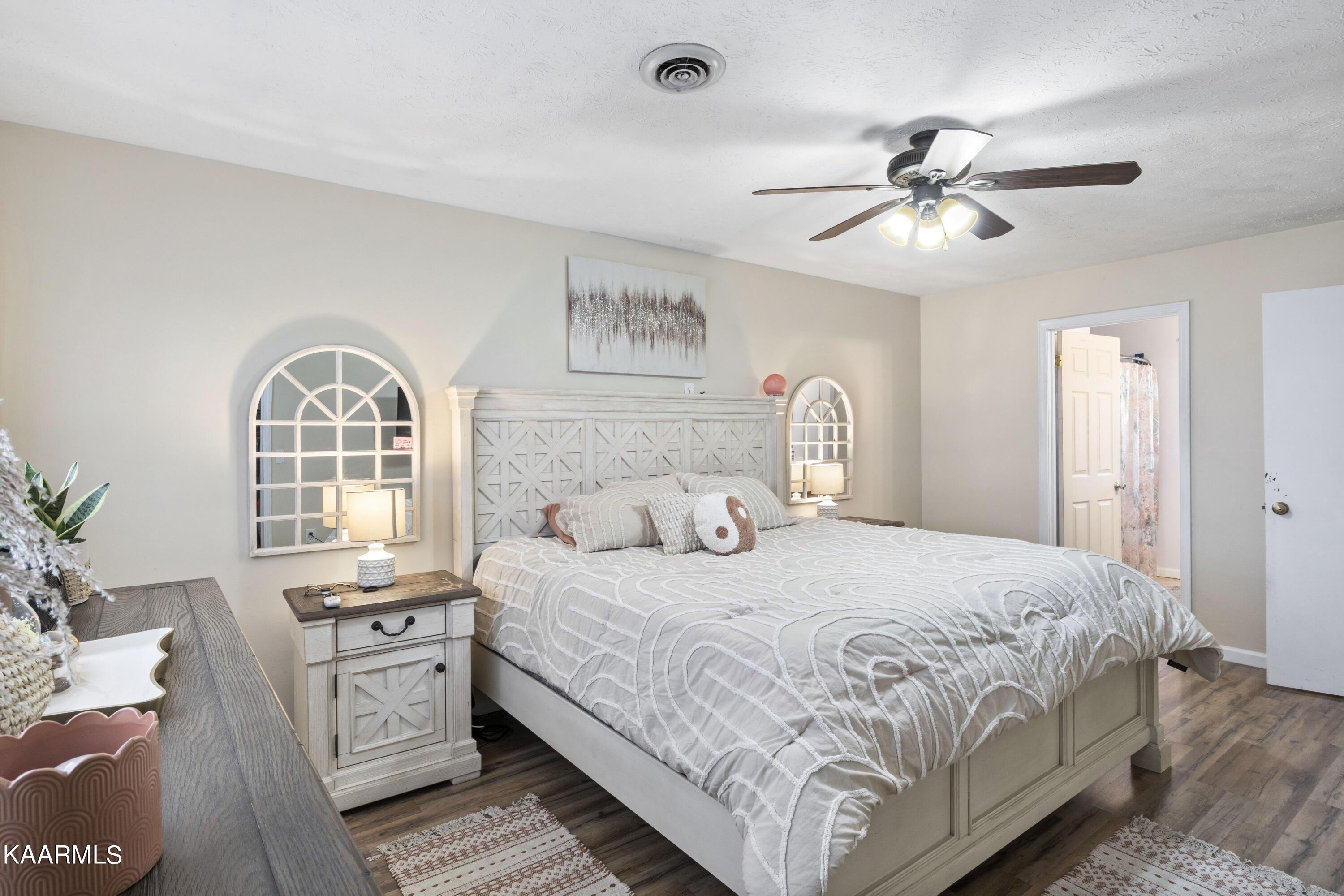 Longview Ln, Dandridge, TN 37725