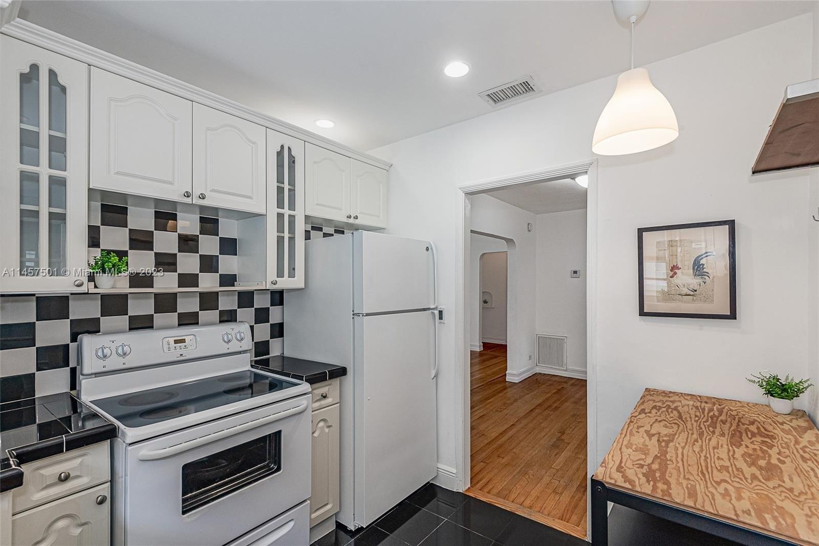 Sw 16th St, Miami, FL 33145