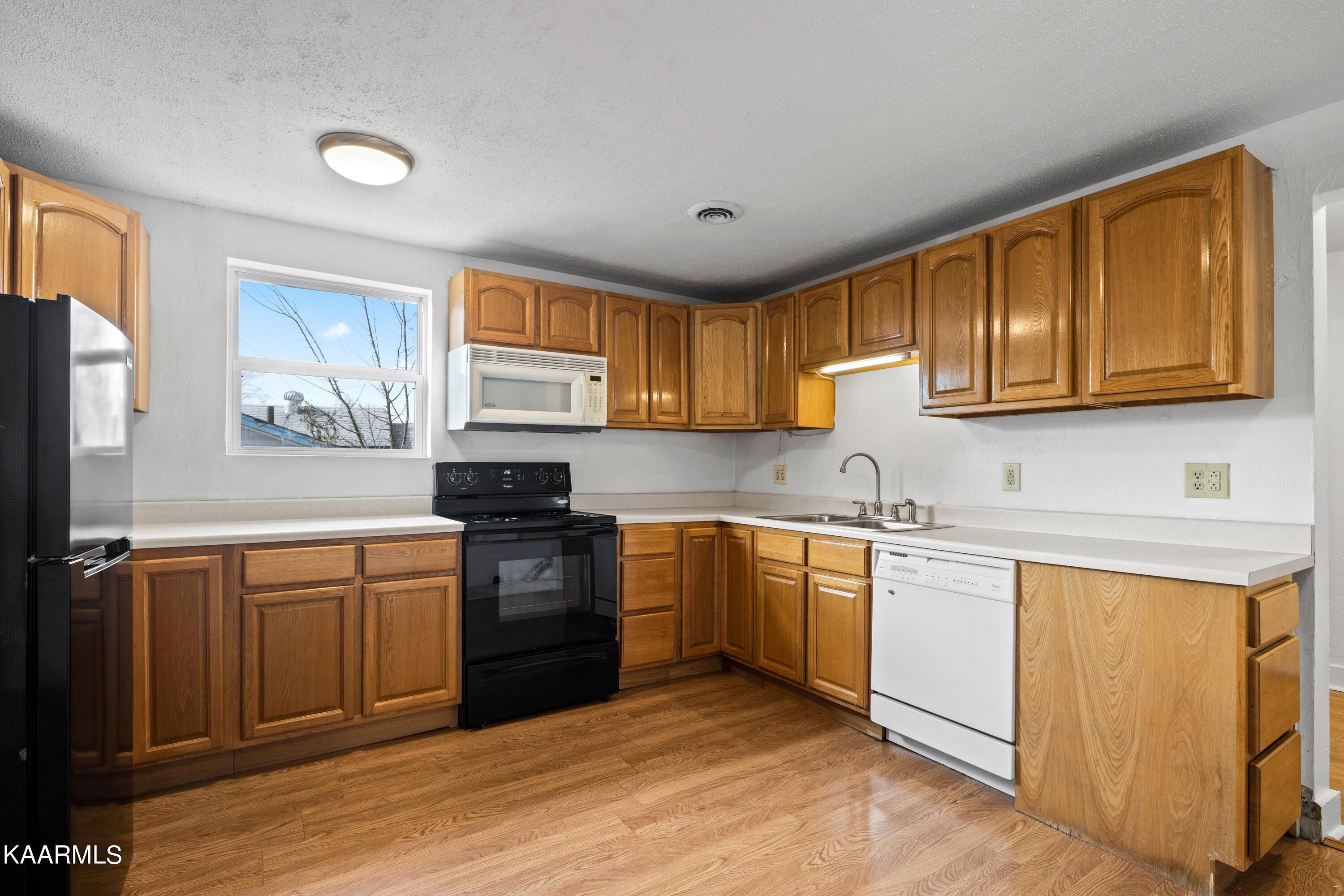 Chicago Ave, Knoxville, TN 37917