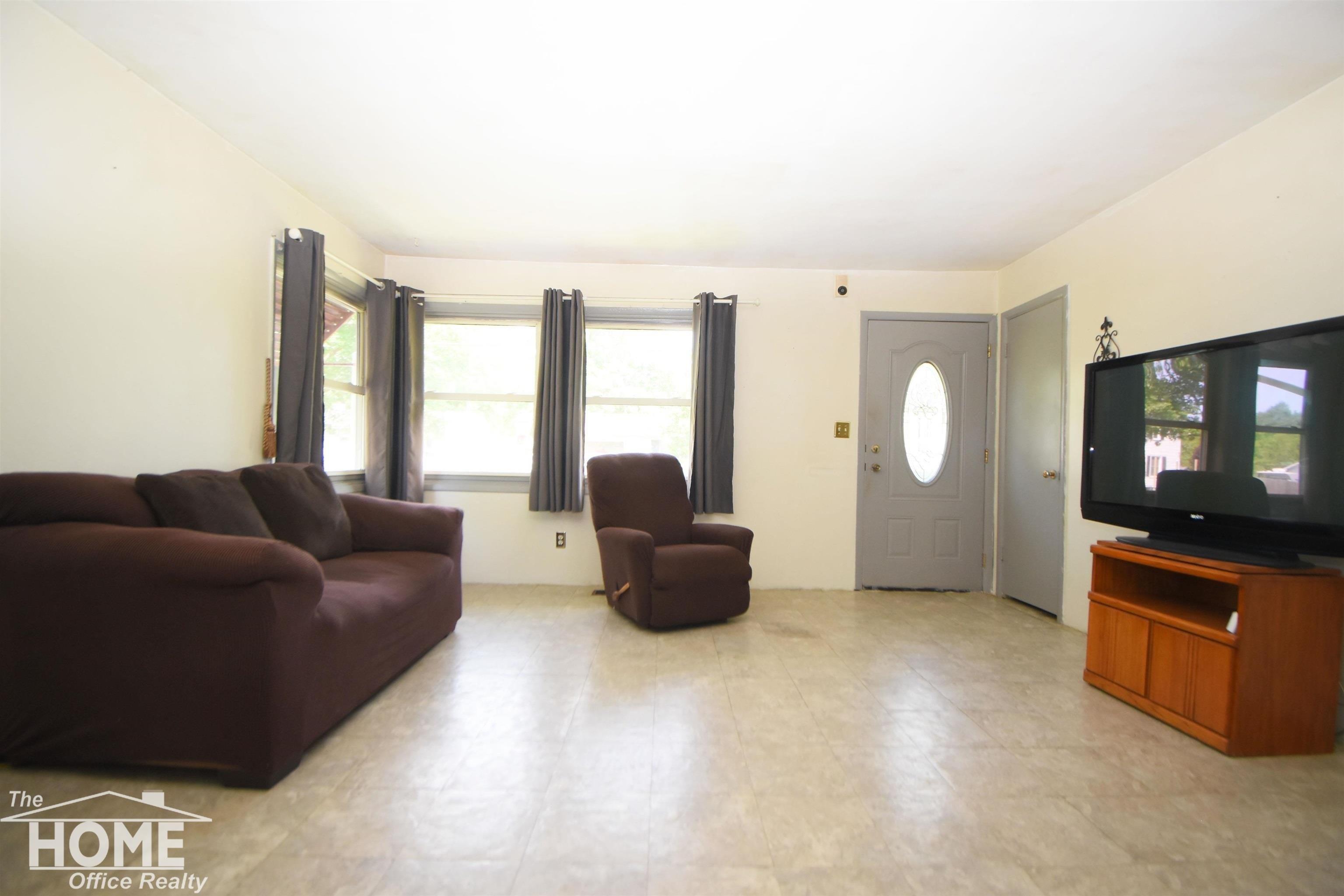 Isham St, Owosso, MI 48867