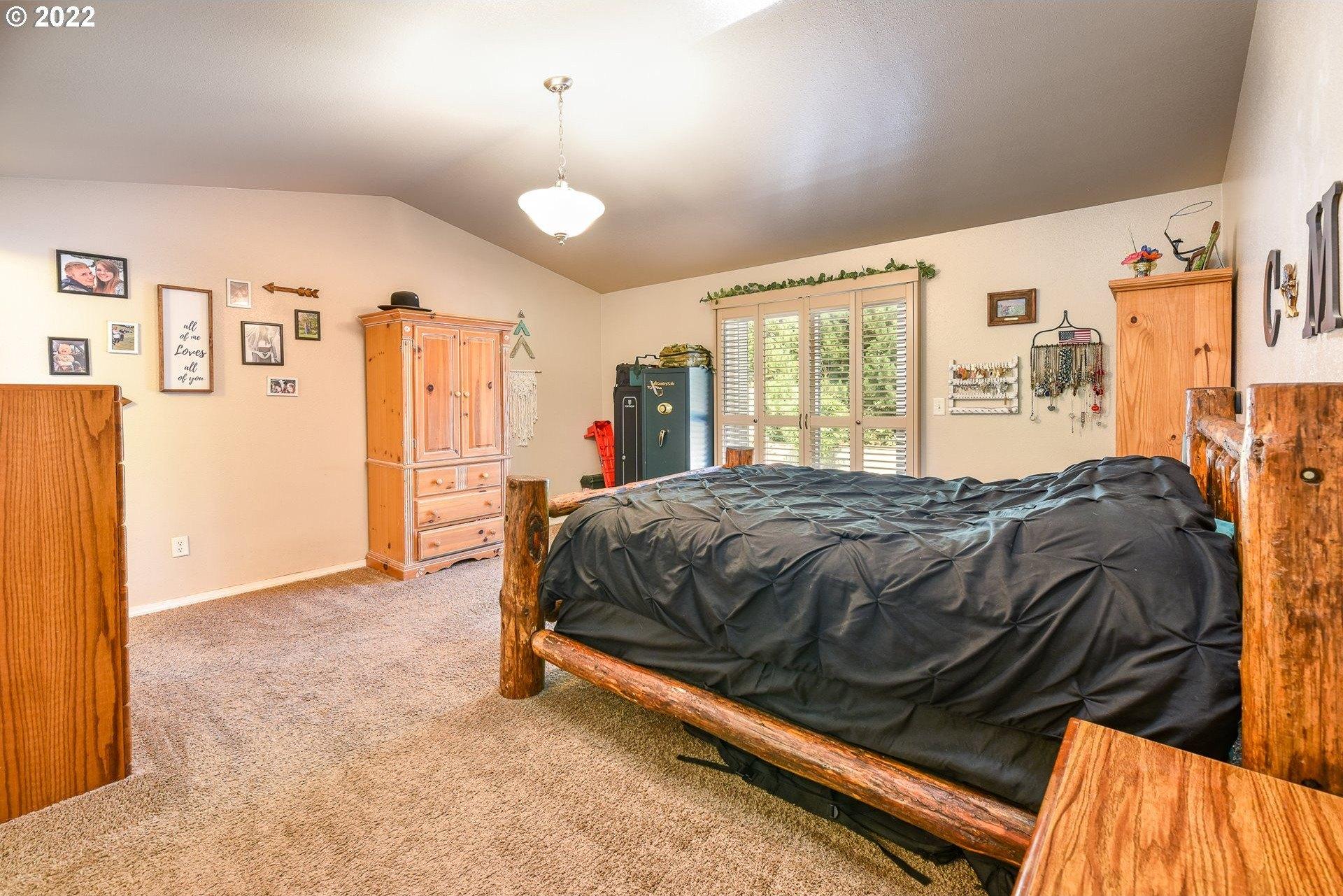 Park Village Loop, Florence, OR 97439