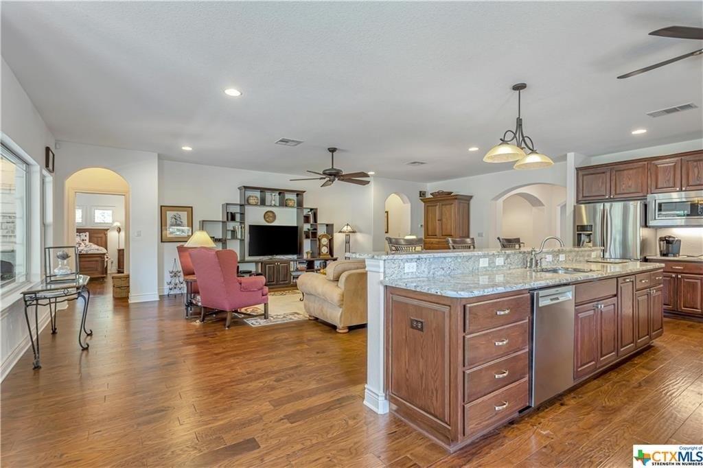 Hacienda Heights Cv, Georgetown, TX 78633