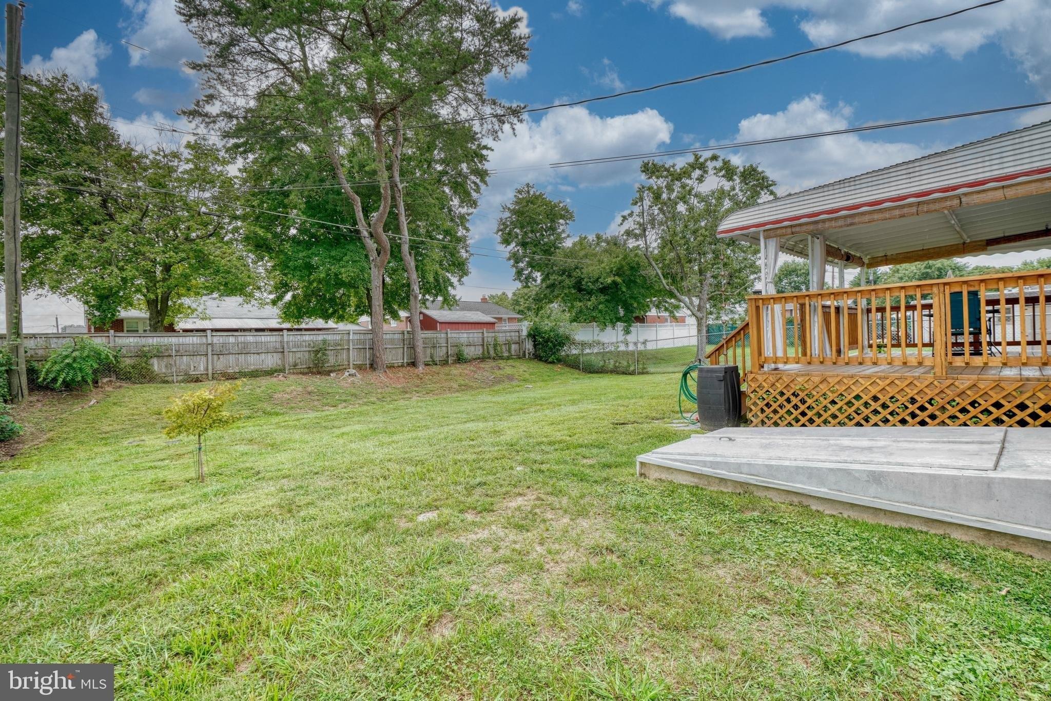 Lakewood Rd, Parkville, MD 21234