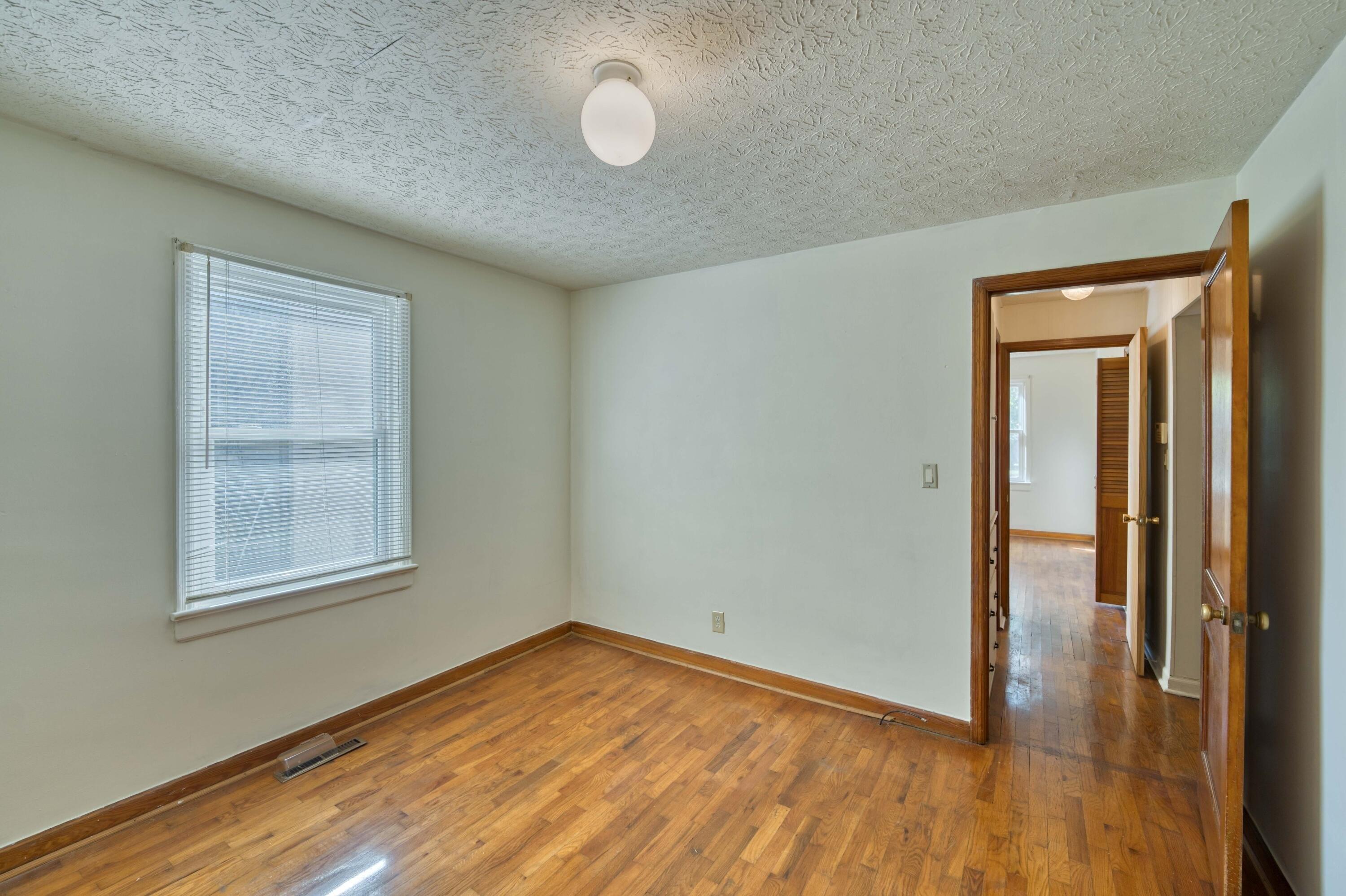 E Grand St, Springfield, MO 65804