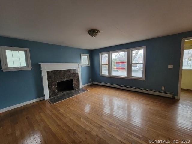 Hamast Ave, Waterford, CT 06385