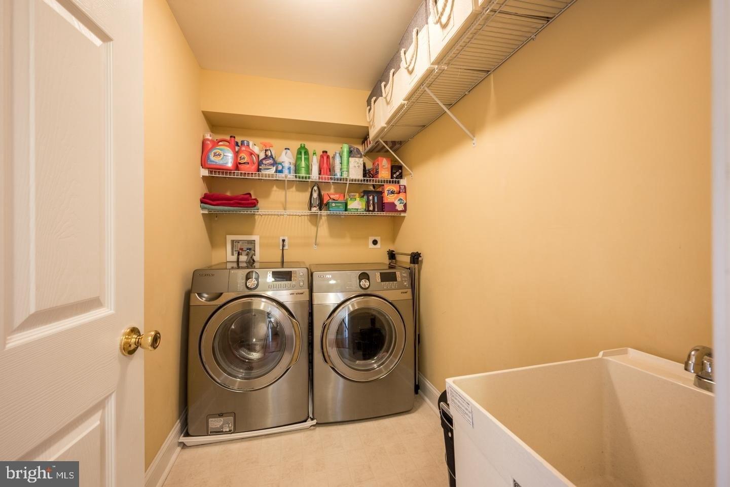 Sharpley Dr, Chadds Ford, PA 19317