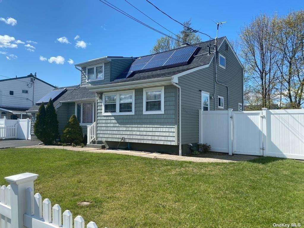 Van Buren St, Brentwood, NY 11717