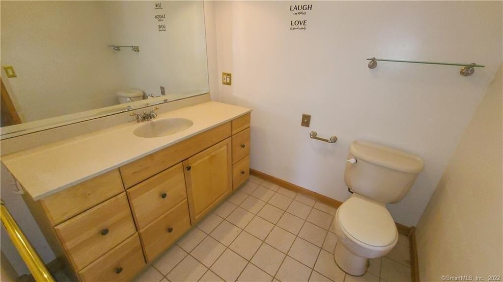 Shirley St, Waterbury, CT 06708