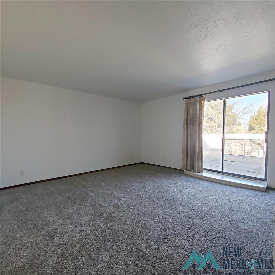 Robins Nest Pl, Roswell, NM 88201