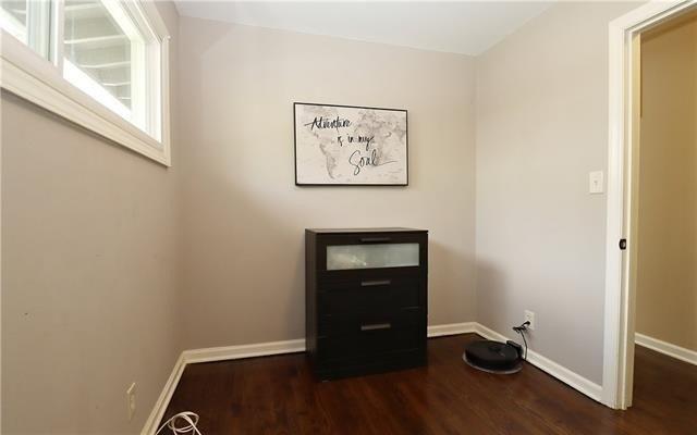 W 76th St, Prairie Village, KS 66208