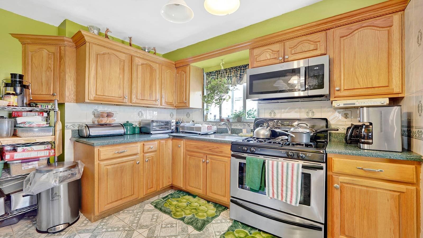 E 46th St, Brooklyn, NY 11234