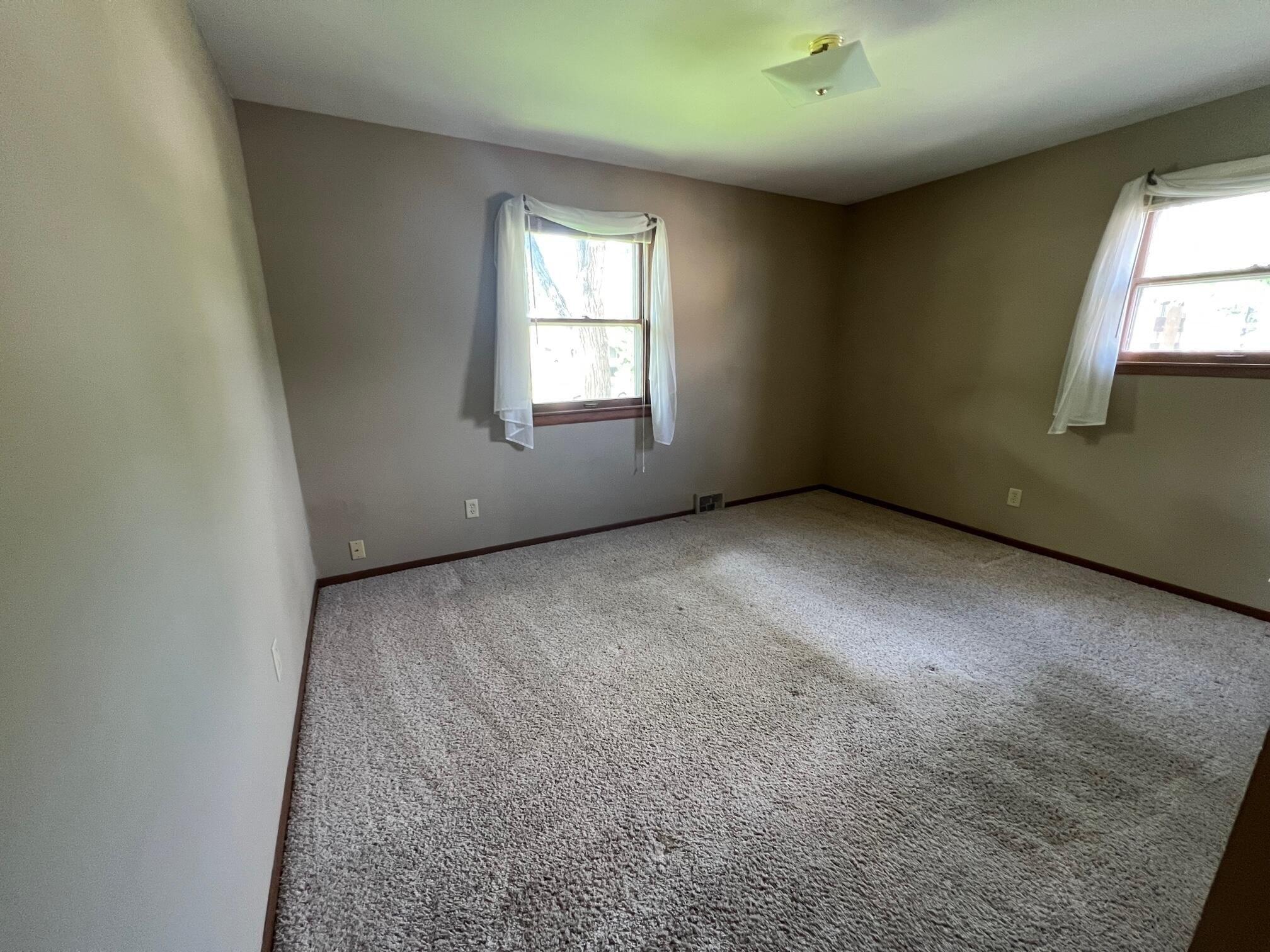 11th Ave Ne, Aberdeen, SD 57401