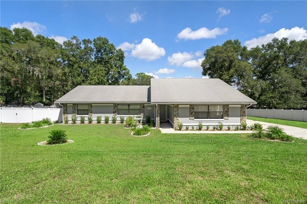 E Kent St, Inverness, FL 34452