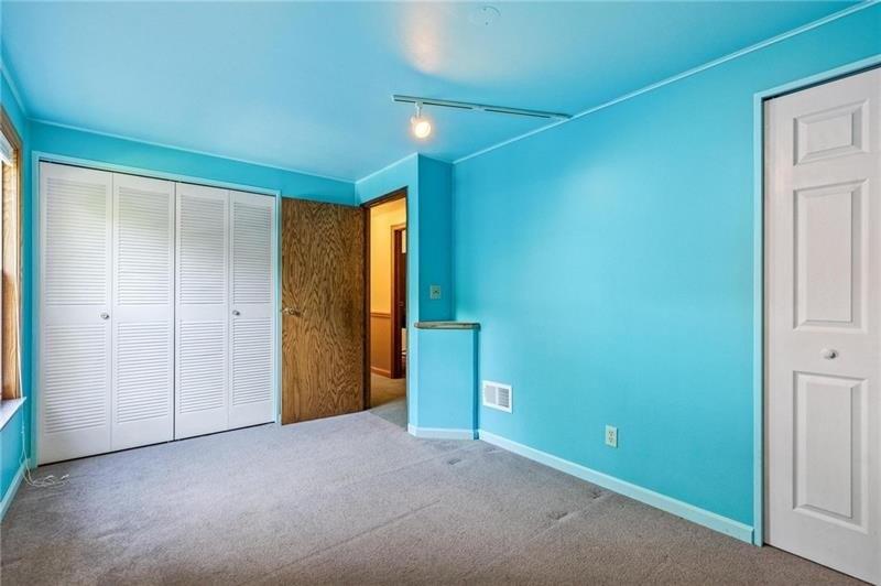 Grandview Rd, Ellwood City, PA 16117