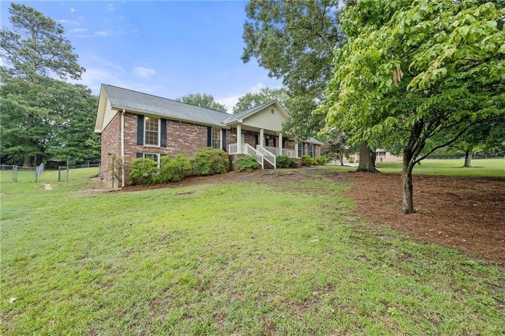 Briarwood Ct, Snellville, GA 30078