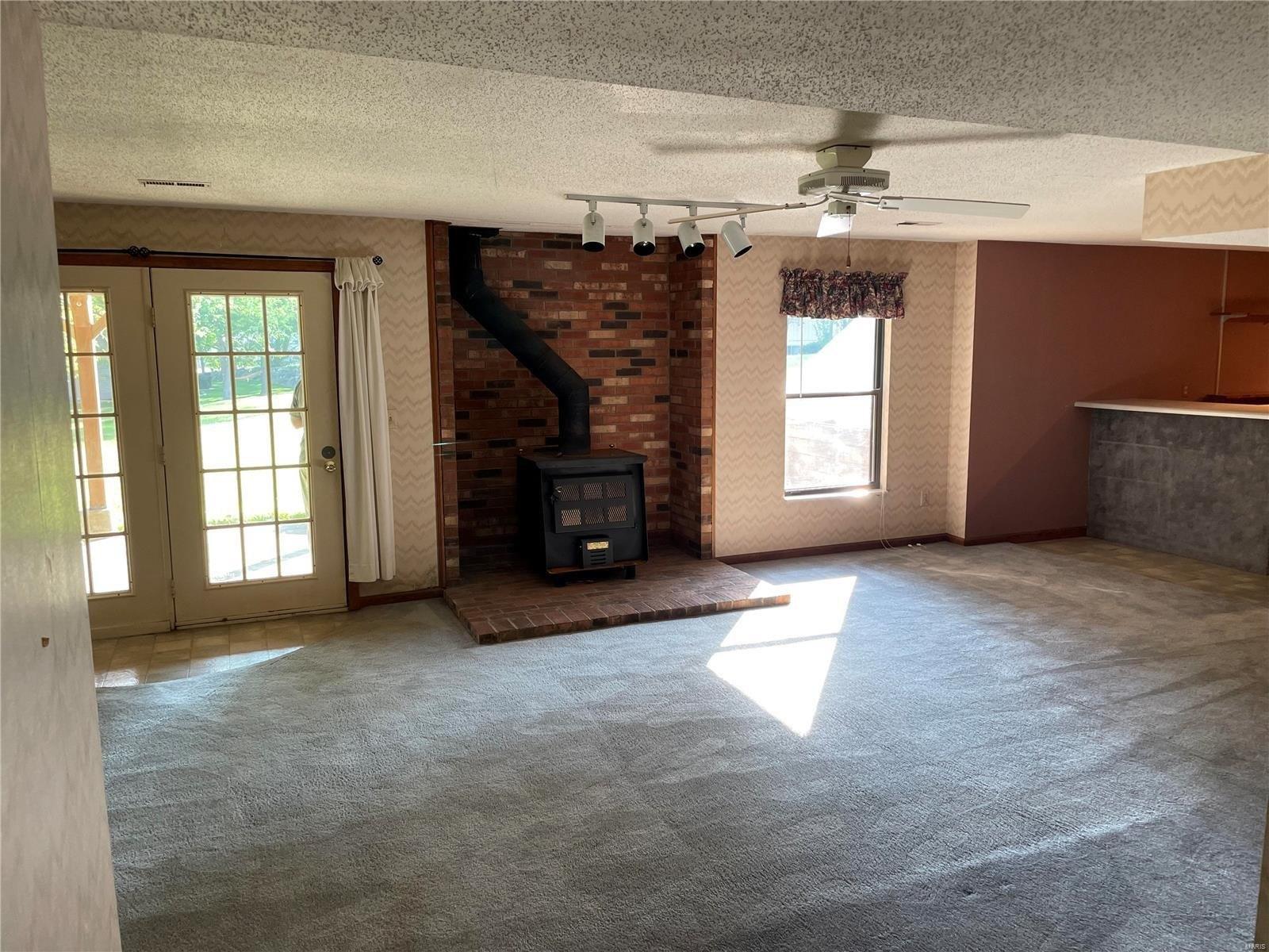 Savoy Dr, Lake Saint Louis, MO 63367
