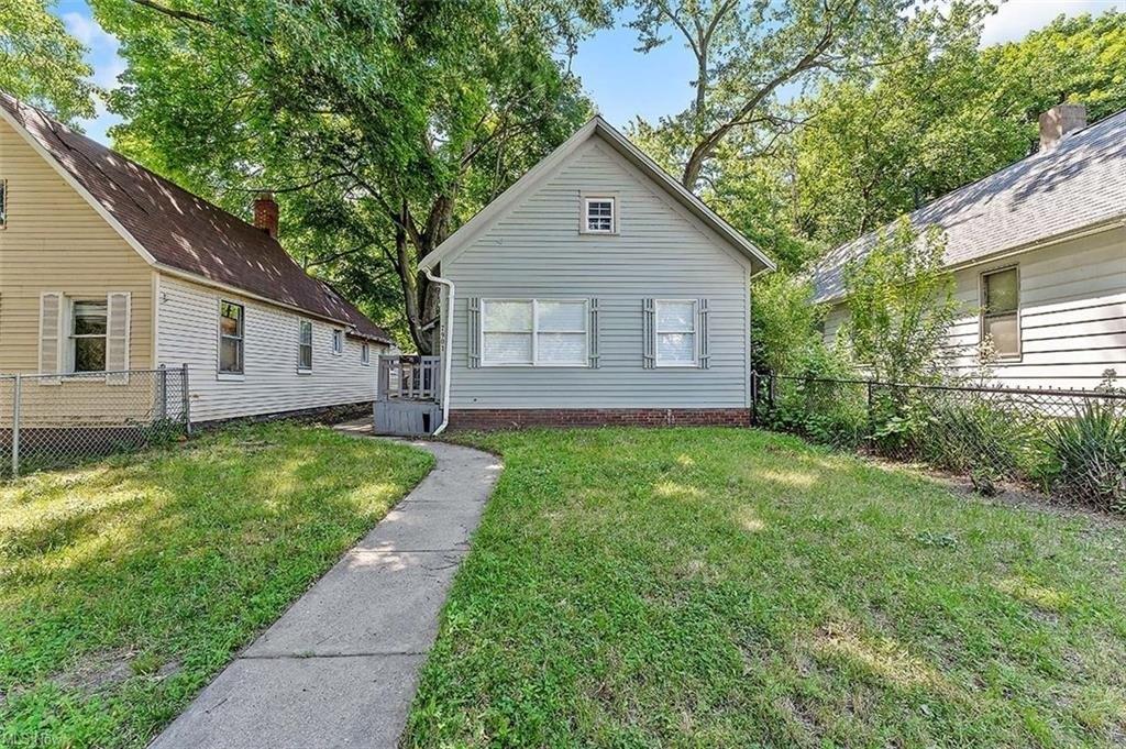 Eve Ave, Cleveland, OH 44102