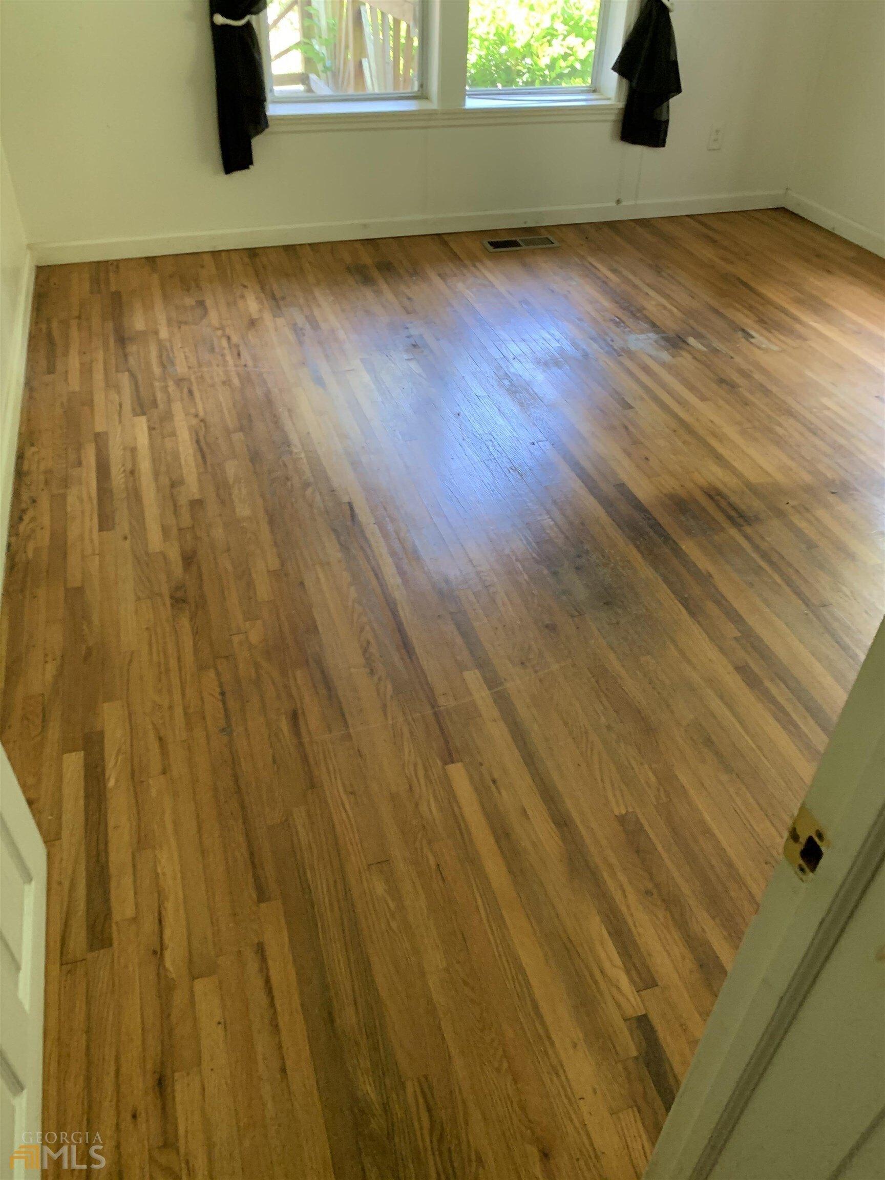Hawthorn Ln, Clayton, GA 30525