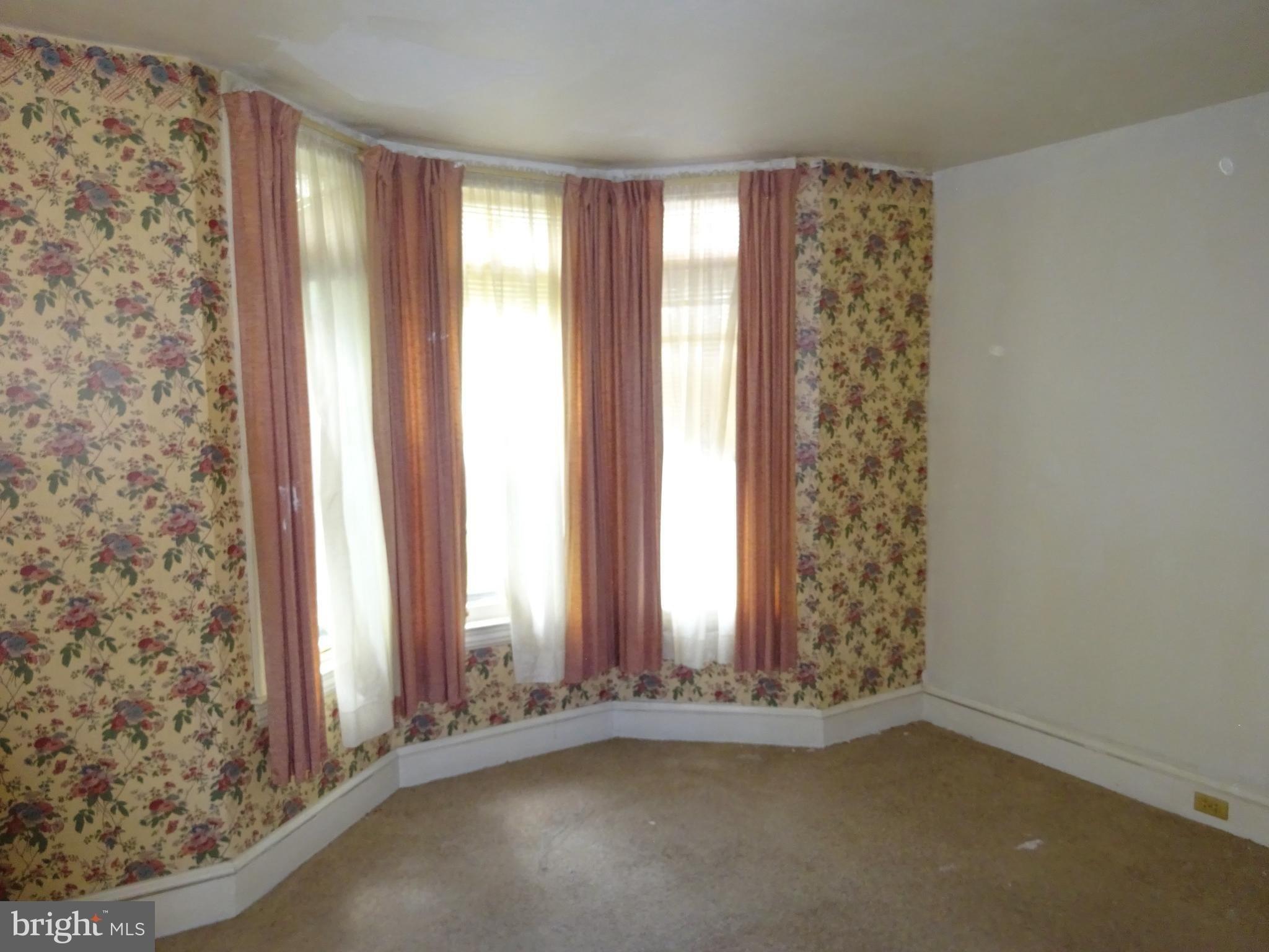 Walnut St, Reading, PA 19604