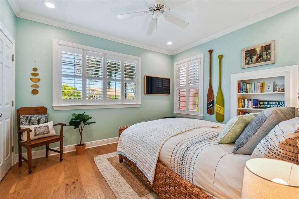 Donato Dr, Belleair Beach, FL 33786