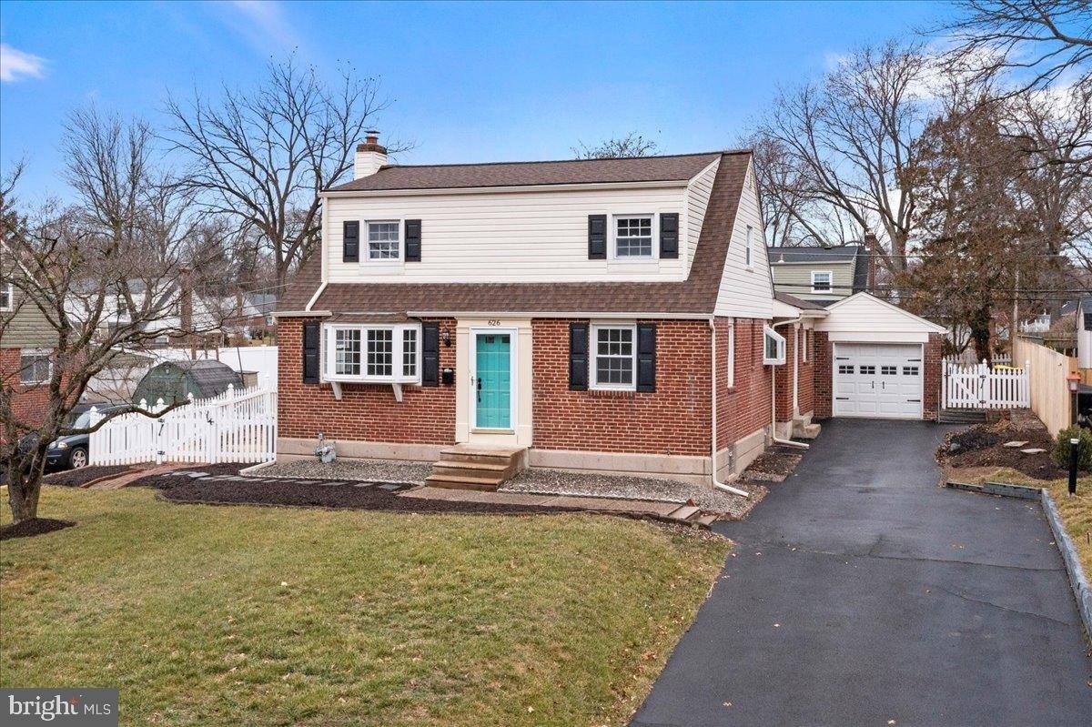Topsfield Rd, Hatboro, PA 19040