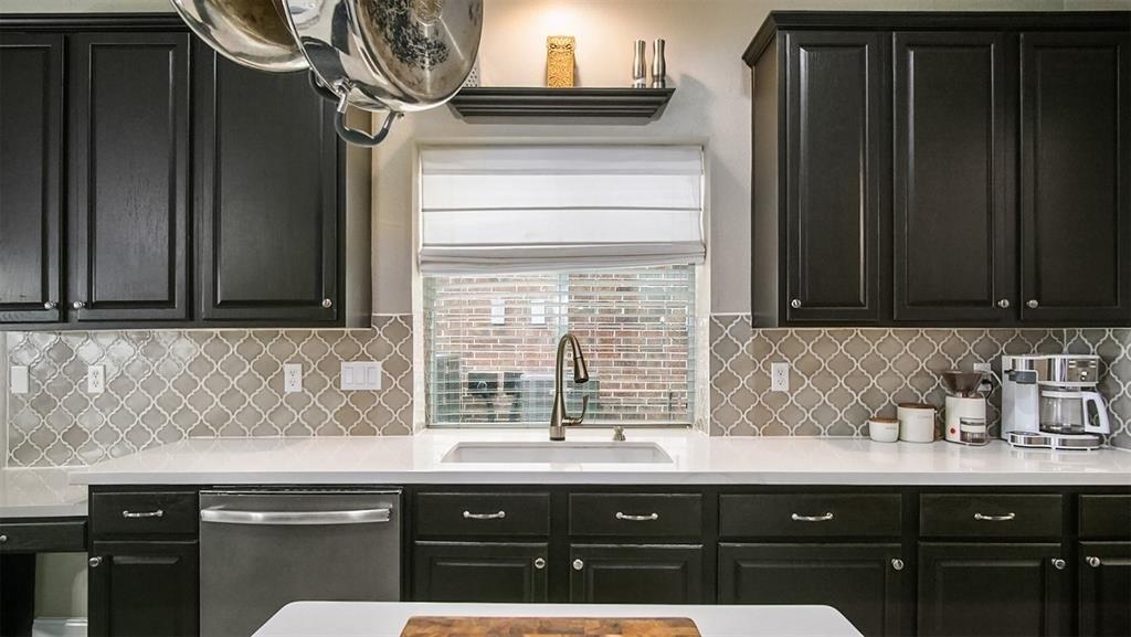 Valleyside Dr, Fort Worth, TX 76123