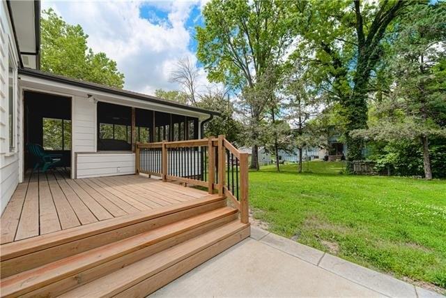 Galveston Dr, Liberty, MO 64068