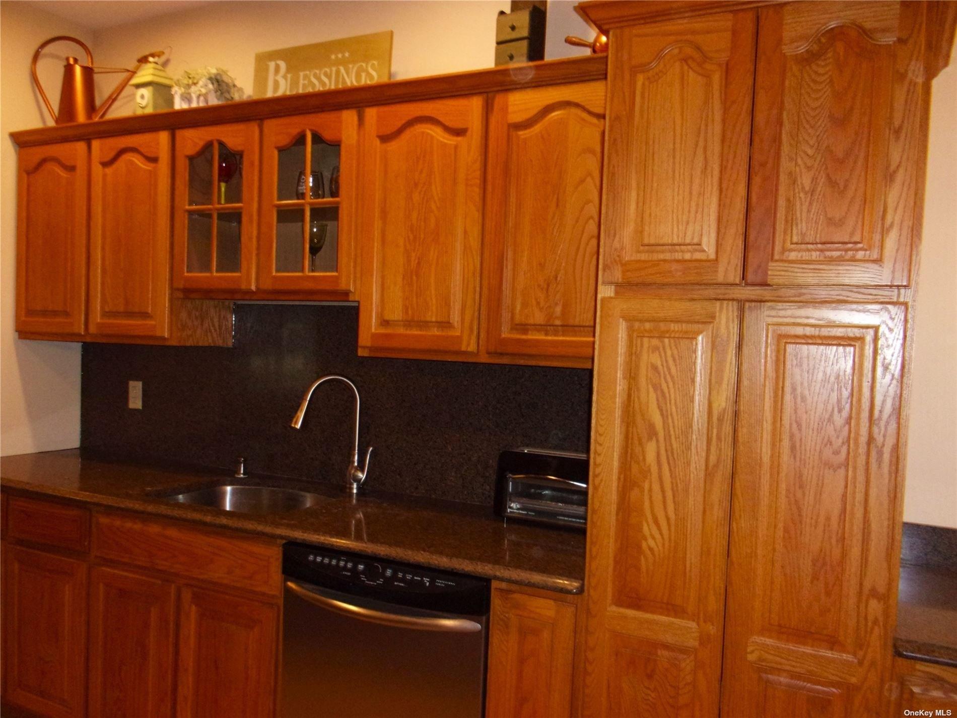 Mount Wilson Ave, Farmingville, NY 11738