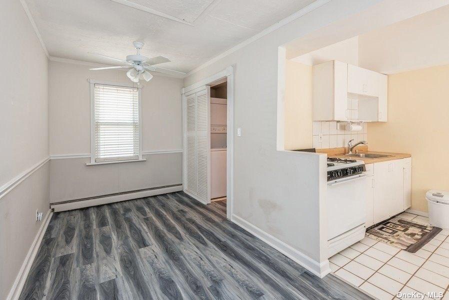 Beachview St, Copiague, NY 11726