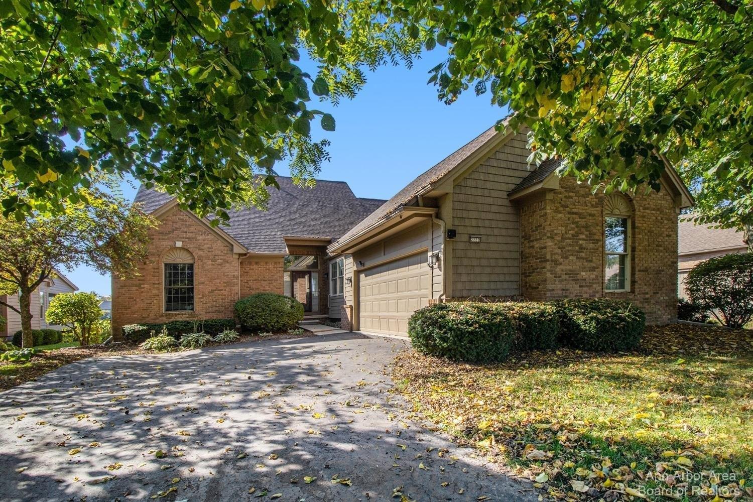 Stonebridge Dr N, Ann Arbor, MI 48108