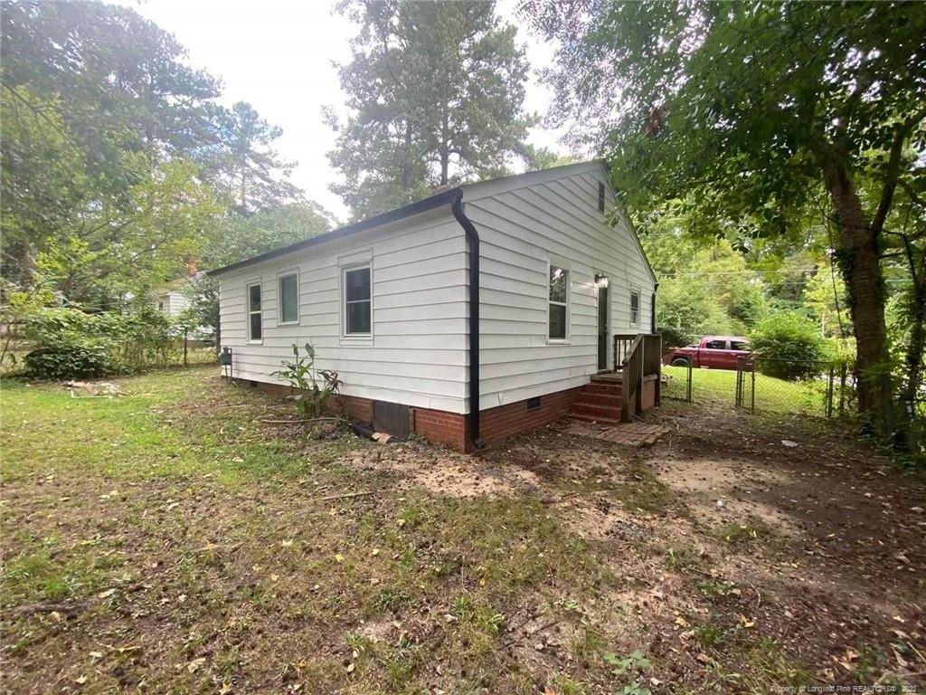 Brookwood Ave, Fayetteville, NC 28301