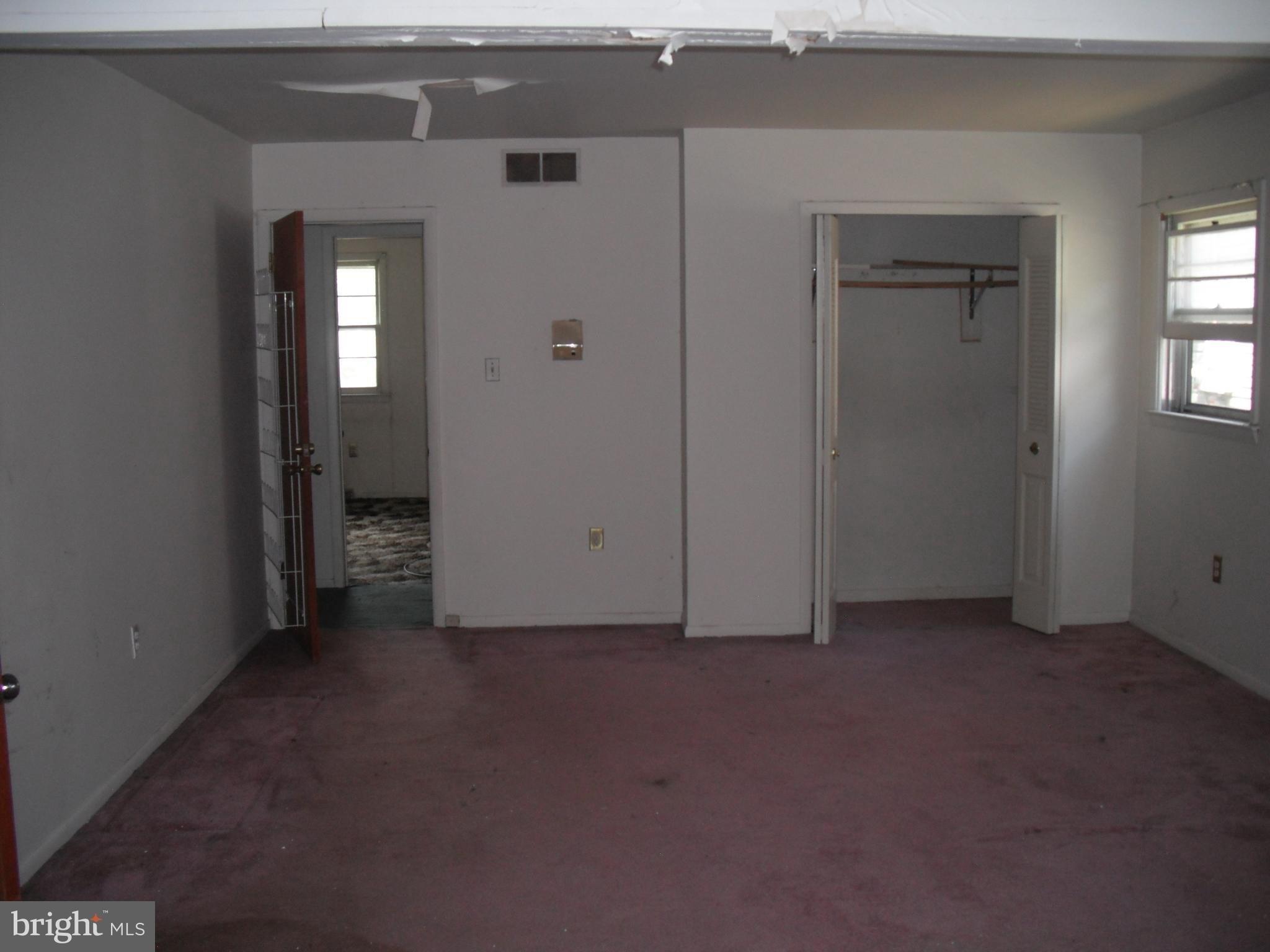 W 5th St, Burlington, NJ 08016