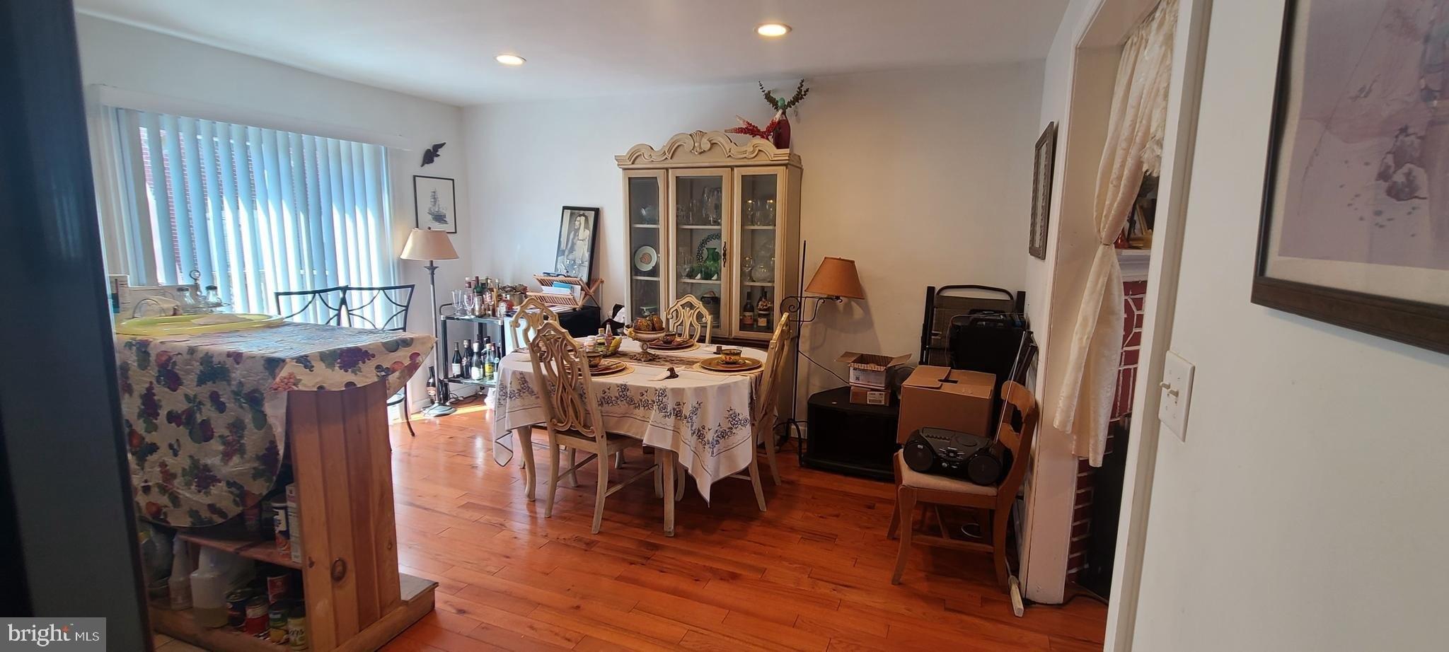 Clover Ln, Upper Darby, PA 19082