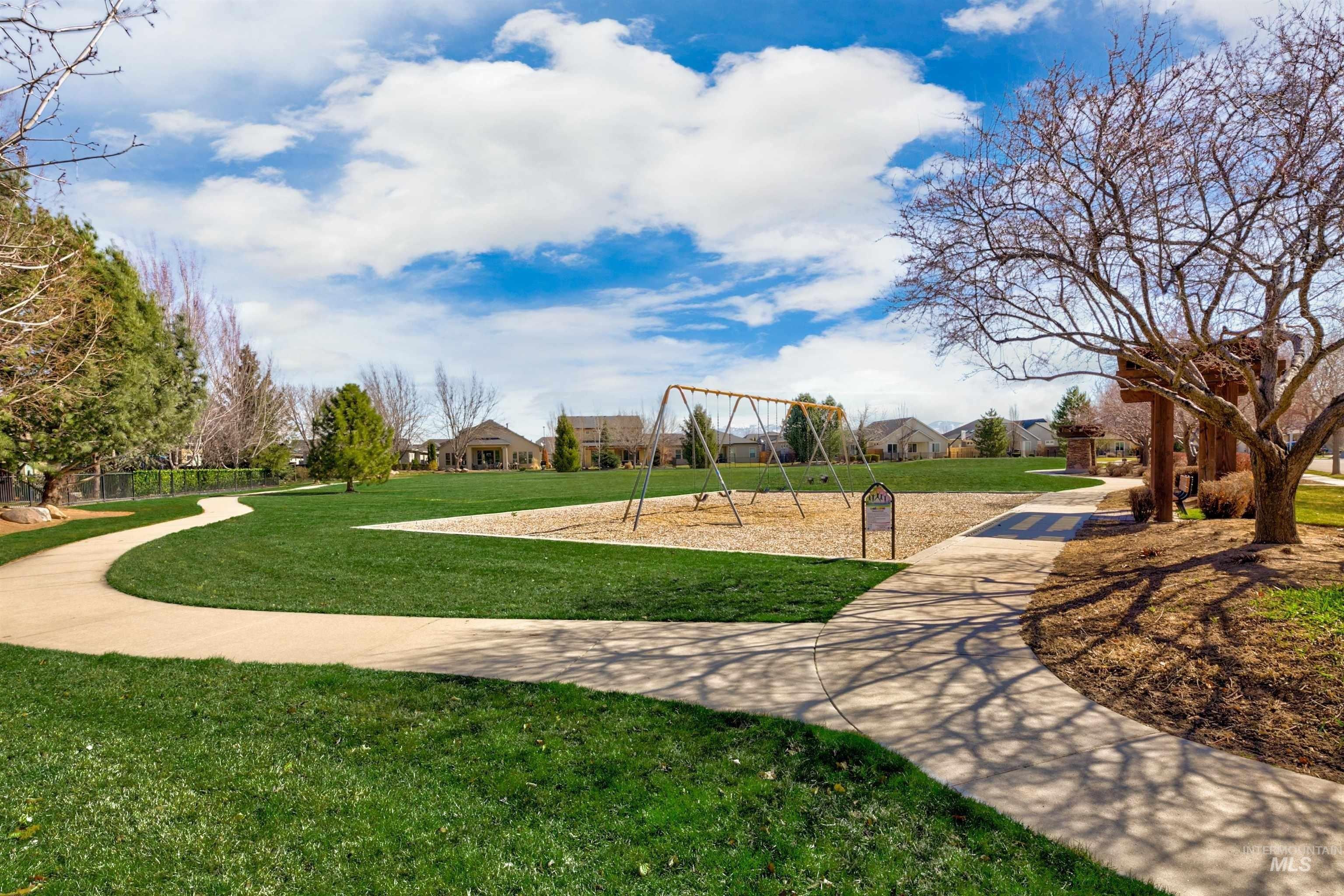 W Laughton Dr, Meridian, ID 83646