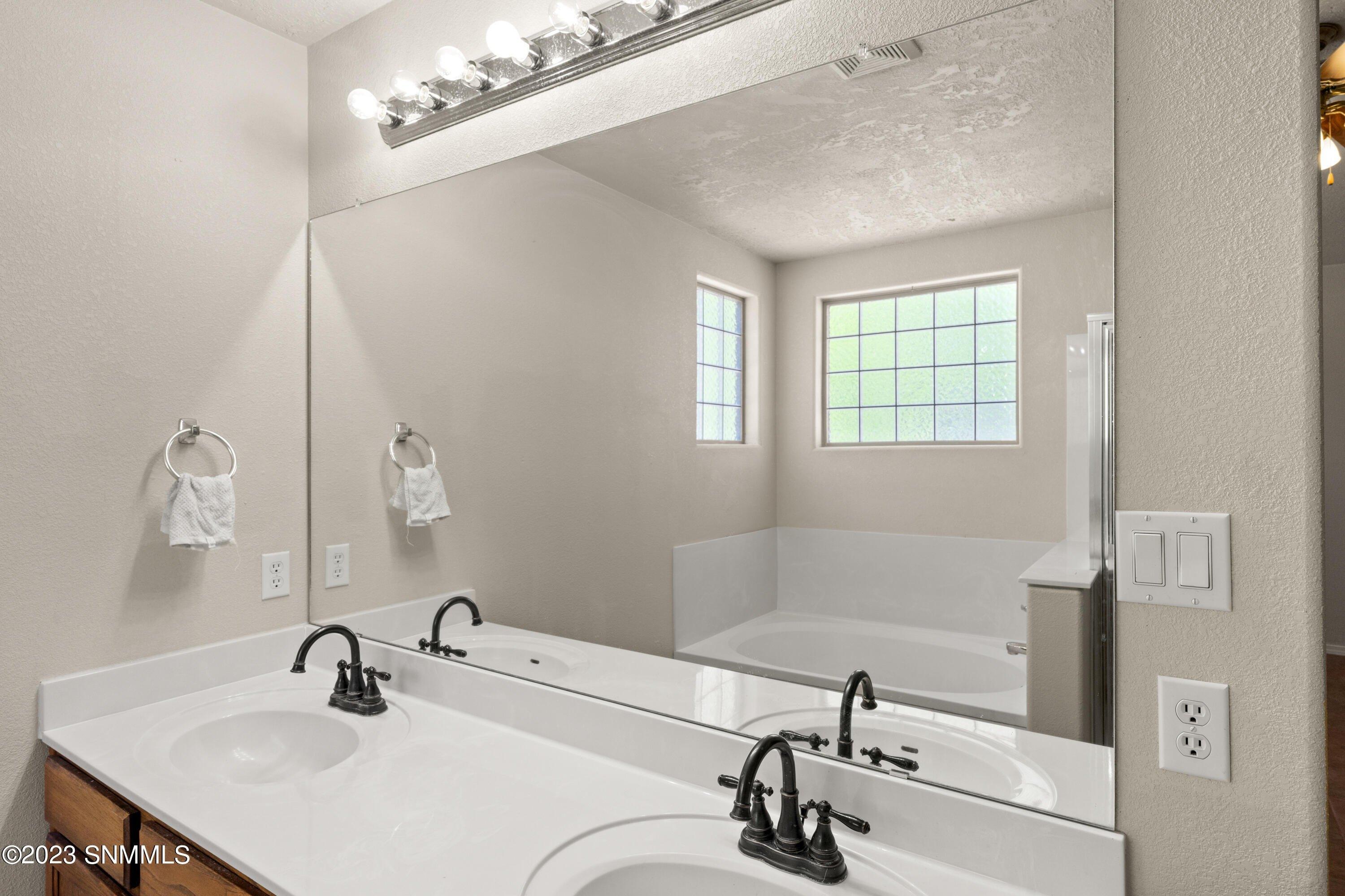 Candlewood Cir, Las Cruces, NM 88011