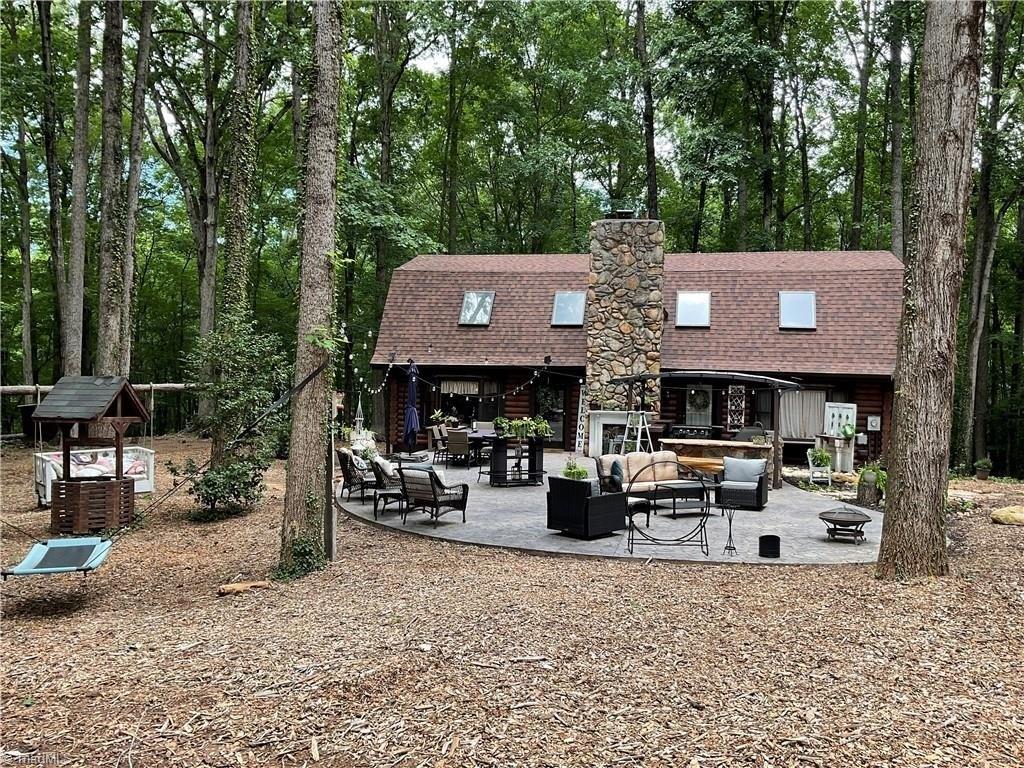 Westland Ln, Clemmons, NC 27012