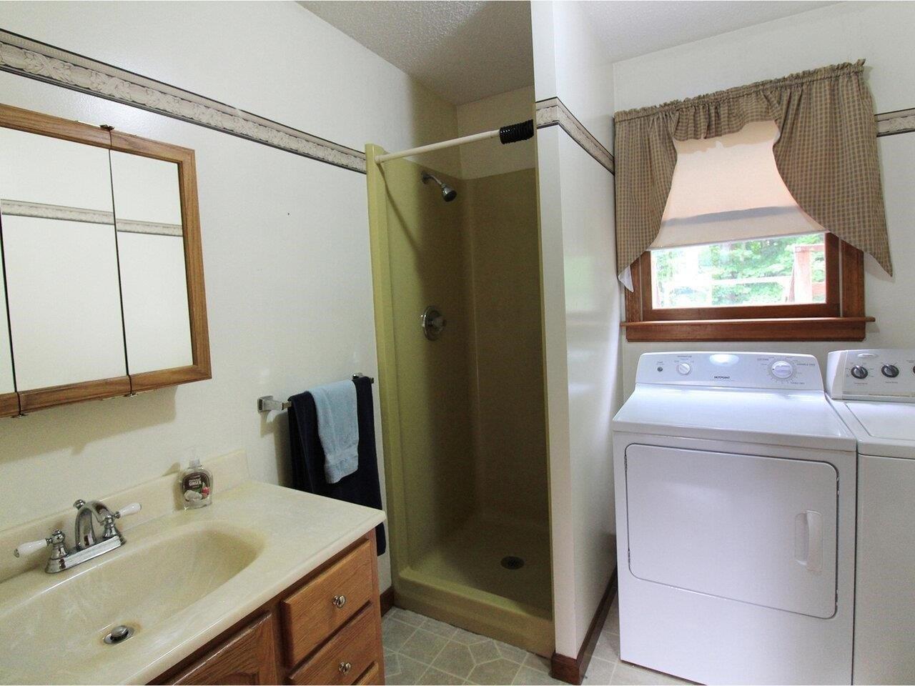 Greenbriar Dr, Essex Junction, VT 05452