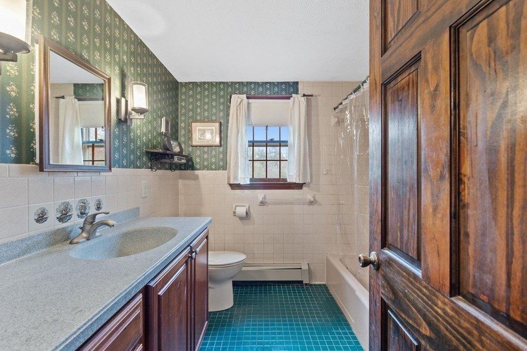 Cross St, Middleboro, MA 02346