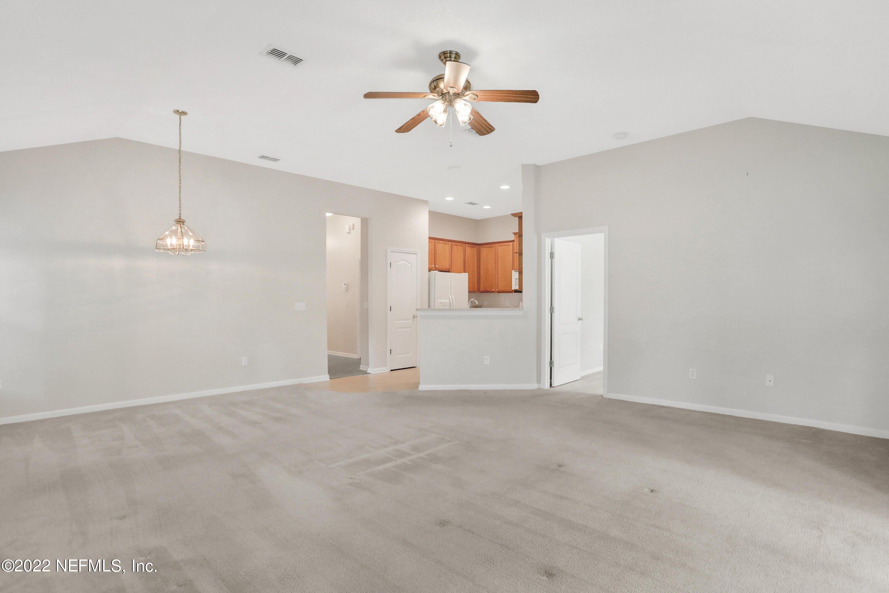 Pine Moss Rd, Jacksonville, FL 32218